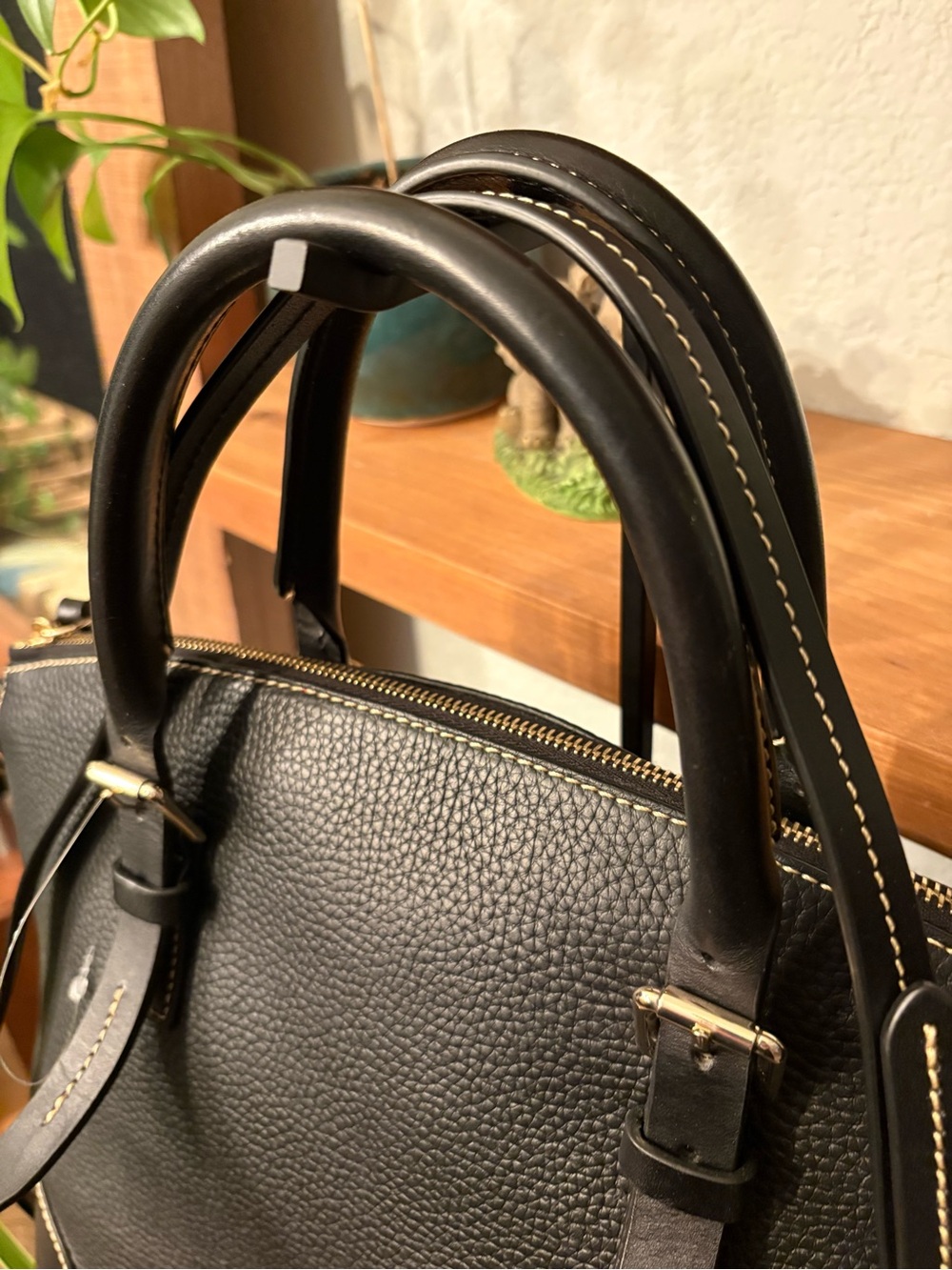 NWOT Dooney & Bourke Black Pebbled Leather Dome Satchel. NWOT - Picture 6 of 9
